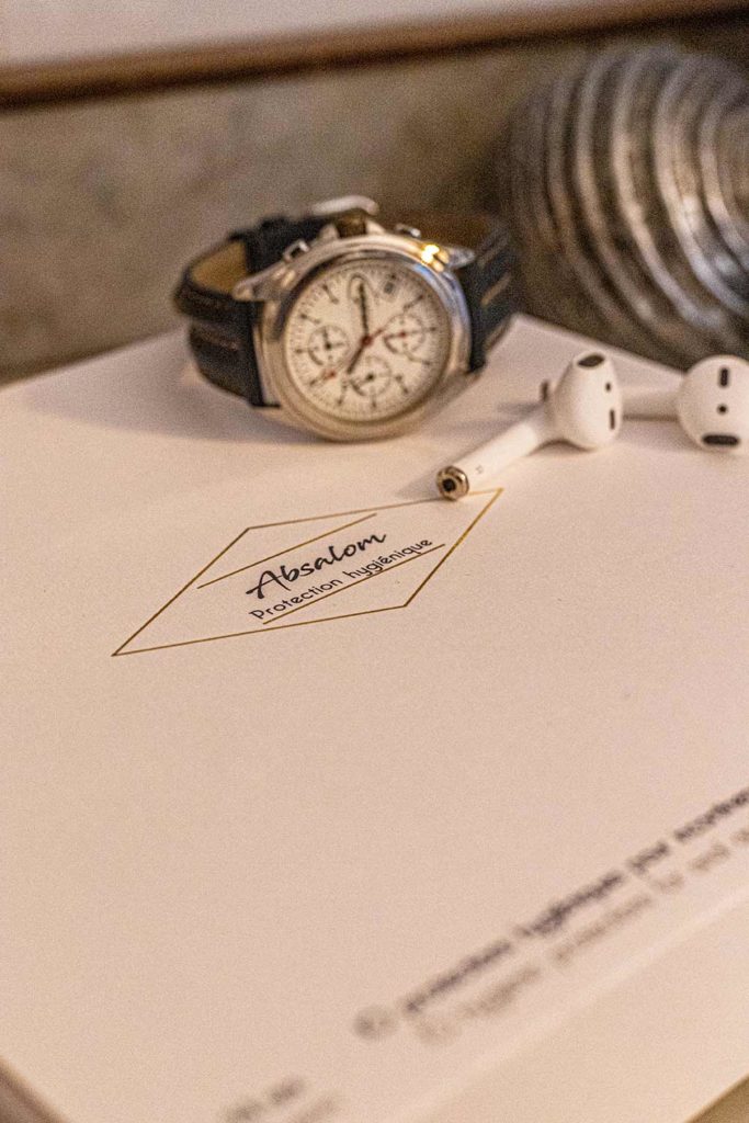 H&eacute;morro&iuml;des : Absalom est une protection hygi&eacute;nique destin&eacute;e aux personnes qui souffrent de saignements et suintements anaux lors d'une crise d'h&eacute;morro&iuml;daire.